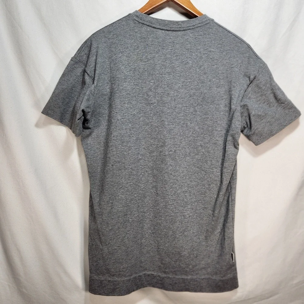 Nike Sportswear NSW Text Chenille Patch Logo Carbon Heather Grey Shirt Sz Medium - Picture 2 of 7